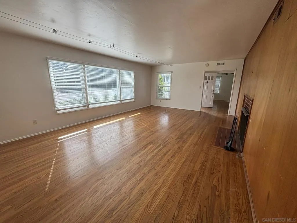 1676 Chatsworth Blvd, San Diego, California 92107 home-pic-7