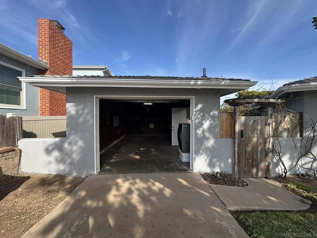 1676 Chatsworth Blvd, San Diego, California 92107 home-pic-18