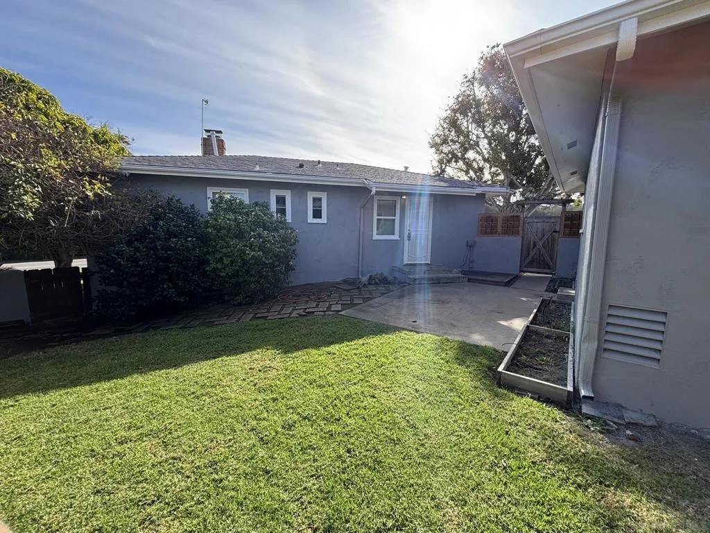 1676 Chatsworth Blvd, San Diego, California 92107 home-pic-3