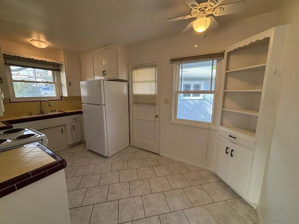 1676 Chatsworth Blvd, San Diego, California 92107 home-pic-10