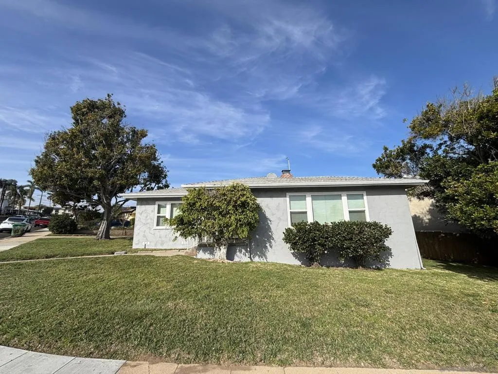 1676 Chatsworth Blvd, San Diego, California 92107 home-pic-2