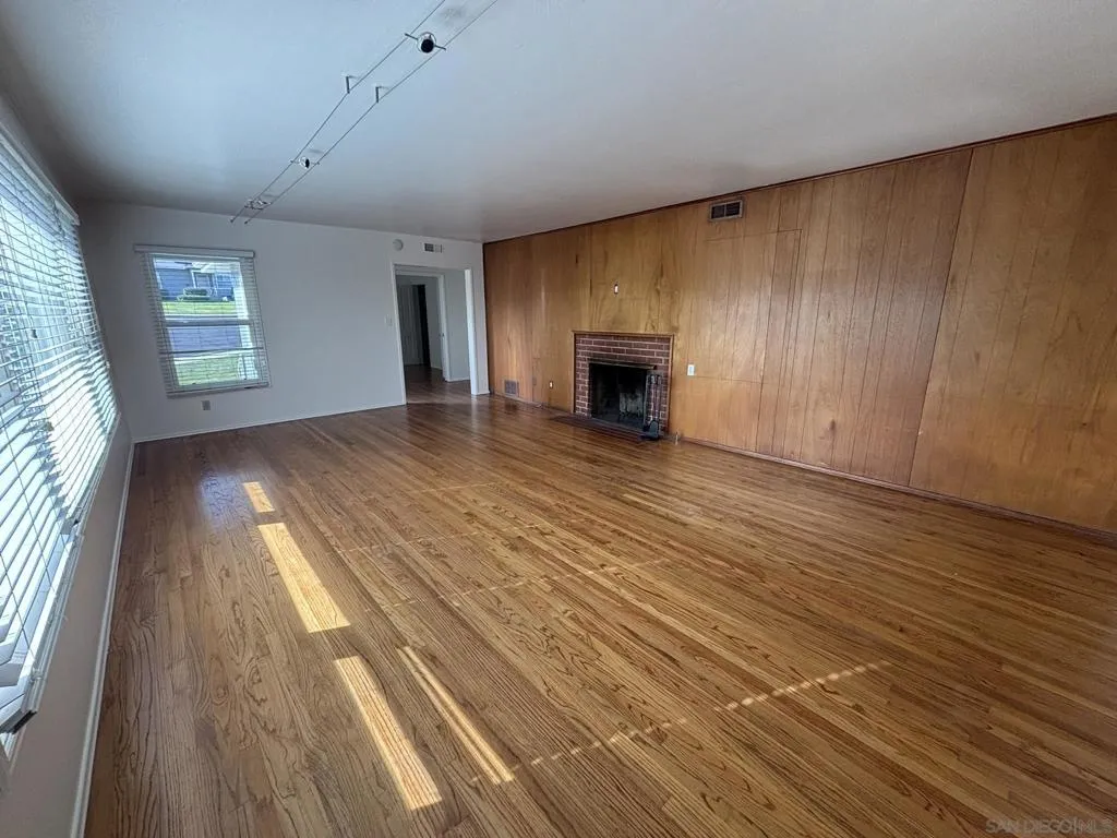 1676 Chatsworth Blvd, San Diego, California 92107 home-pic-9