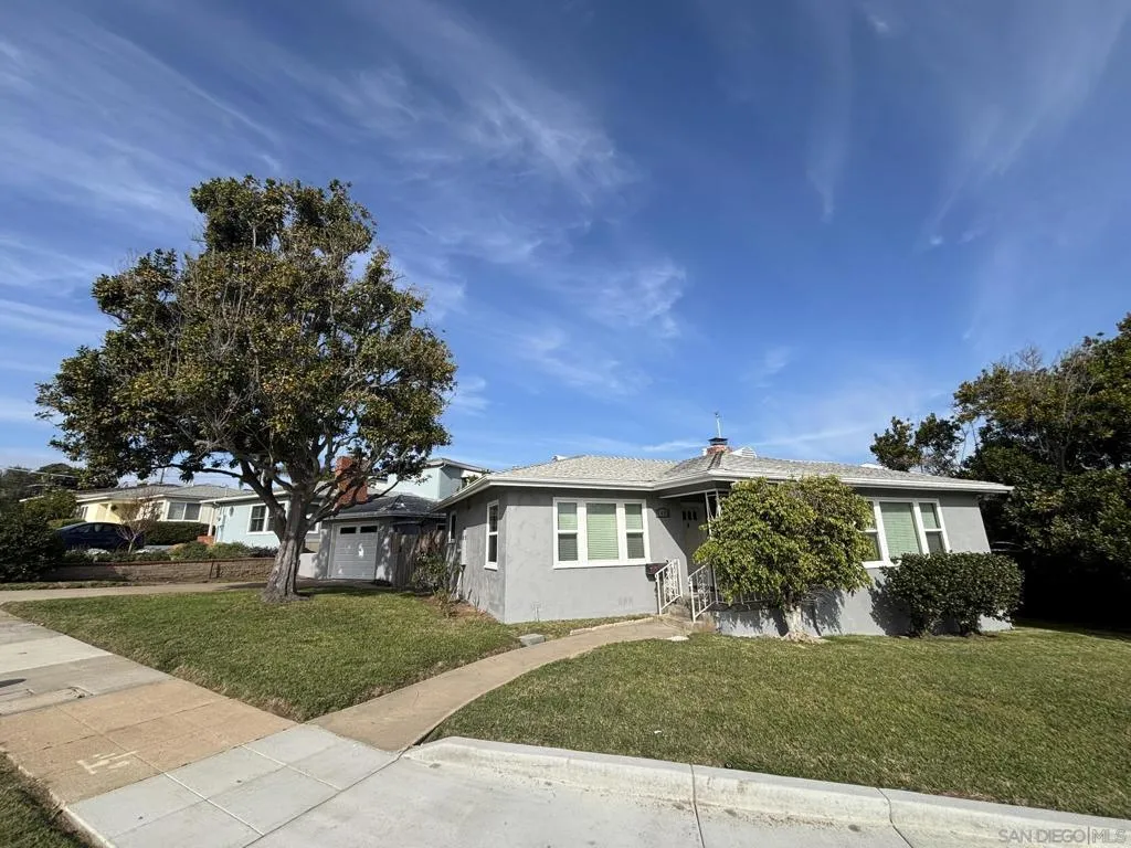 1676 Chatsworth Blvd, San Diego, California 92107 home-pic-0