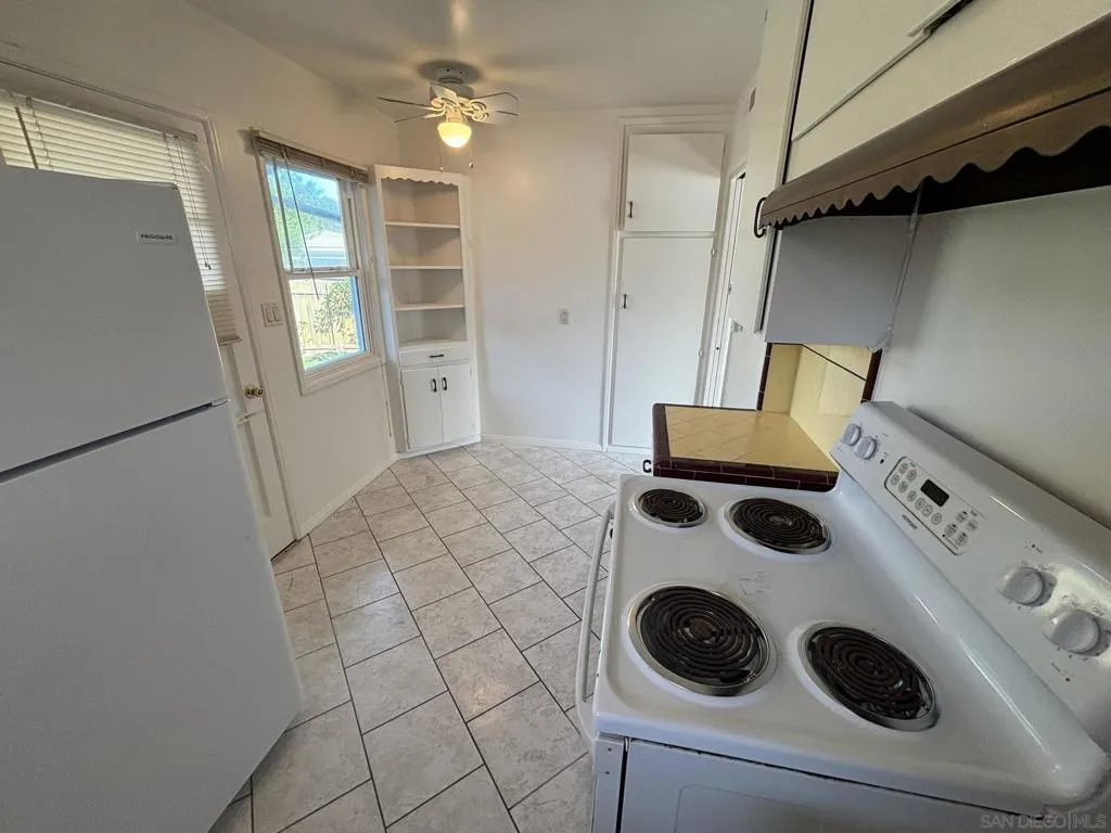 1676 Chatsworth Blvd, San Diego, California 92107 home-pic-11