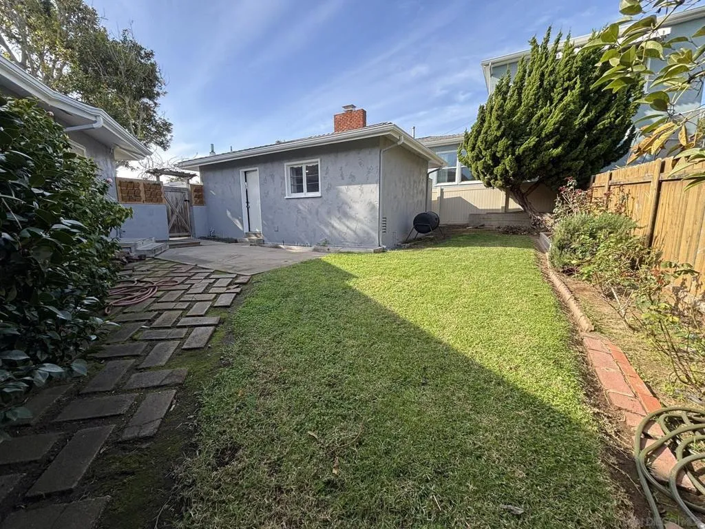 1676 Chatsworth Blvd, San Diego, California 92107 home-pic-5