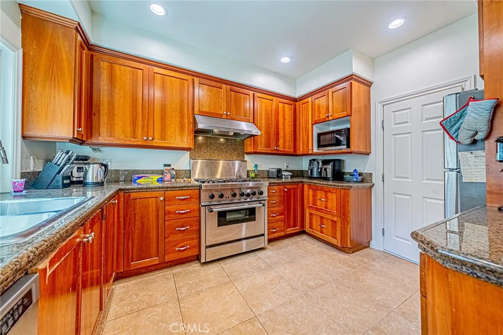 26 Seton, Irvine, California 92612 home-pic-5