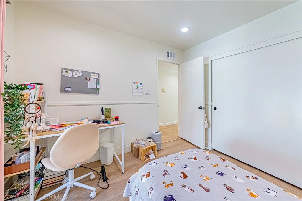 26 Seton, Irvine, California 92612 home-pic-22