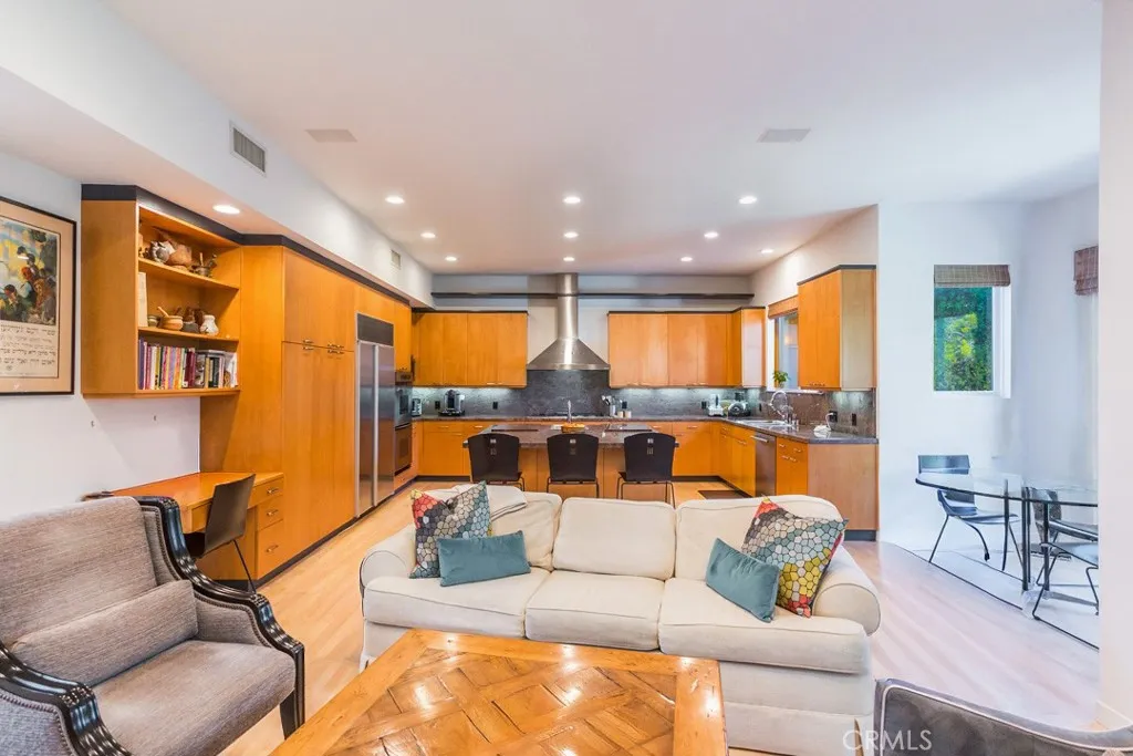 4921 Rupert, Encino, California 91316 home-pic-21