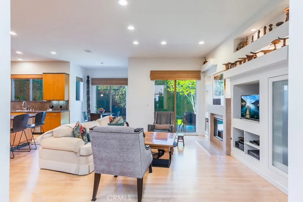 4921 Rupert, Encino, California 91316 home-pic-19