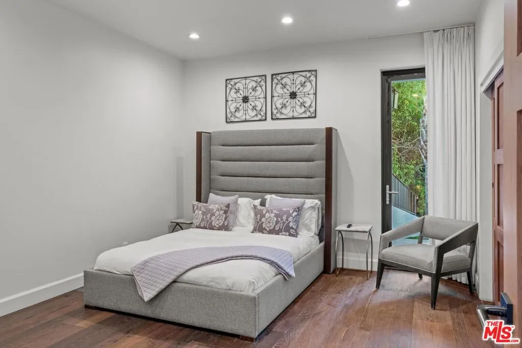 4733 Bonvue Avenue, Los Angeles, California 90027 home-pic-44