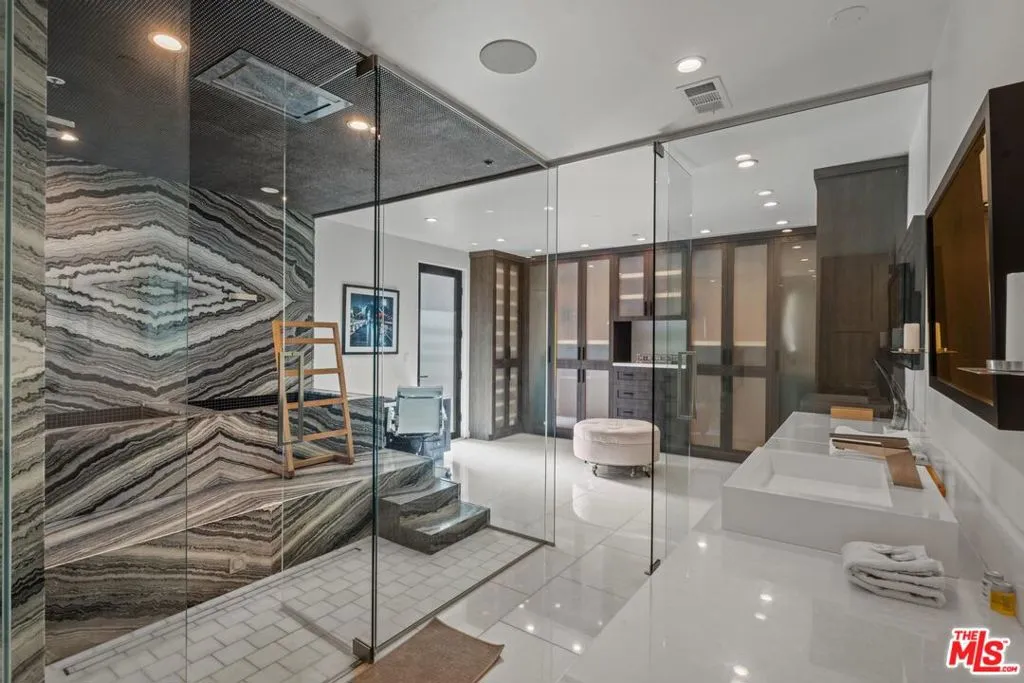 4733 Bonvue Avenue, Los Angeles, California 90027 home-pic-13