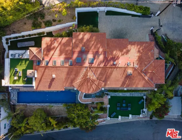 Street to Street Lot, Motor Co