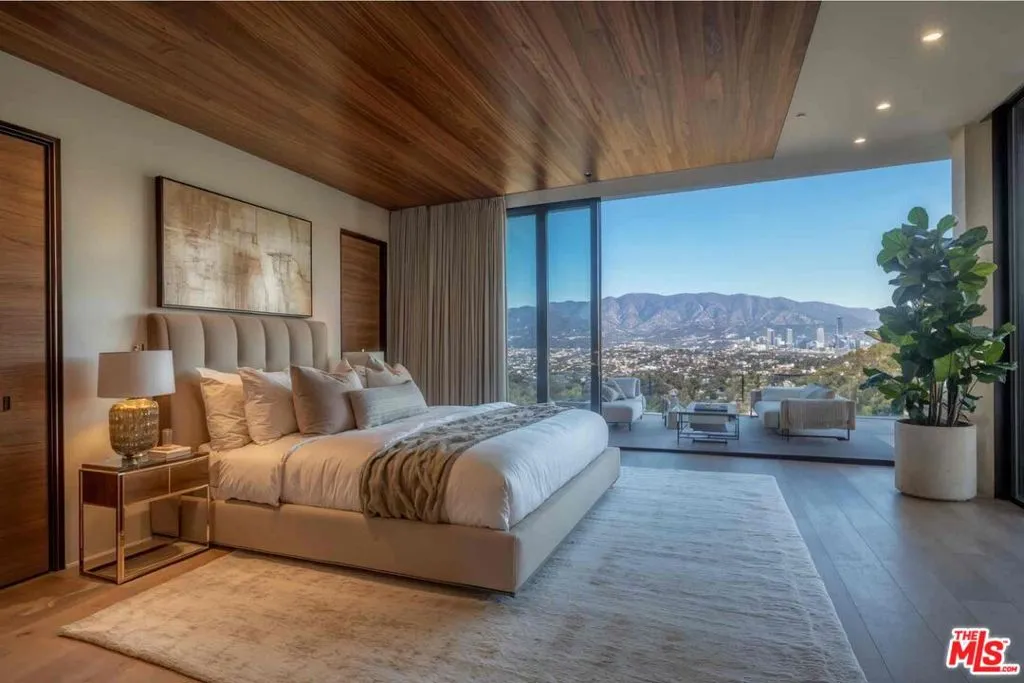 7305 Pyramid Place, Los Angeles, California 90046 home-pic-16