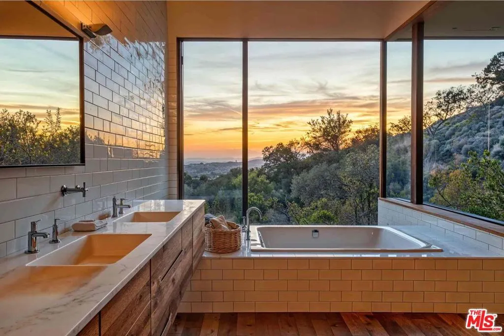 7305 Pyramid Place, Los Angeles, California 90046 home-pic-14