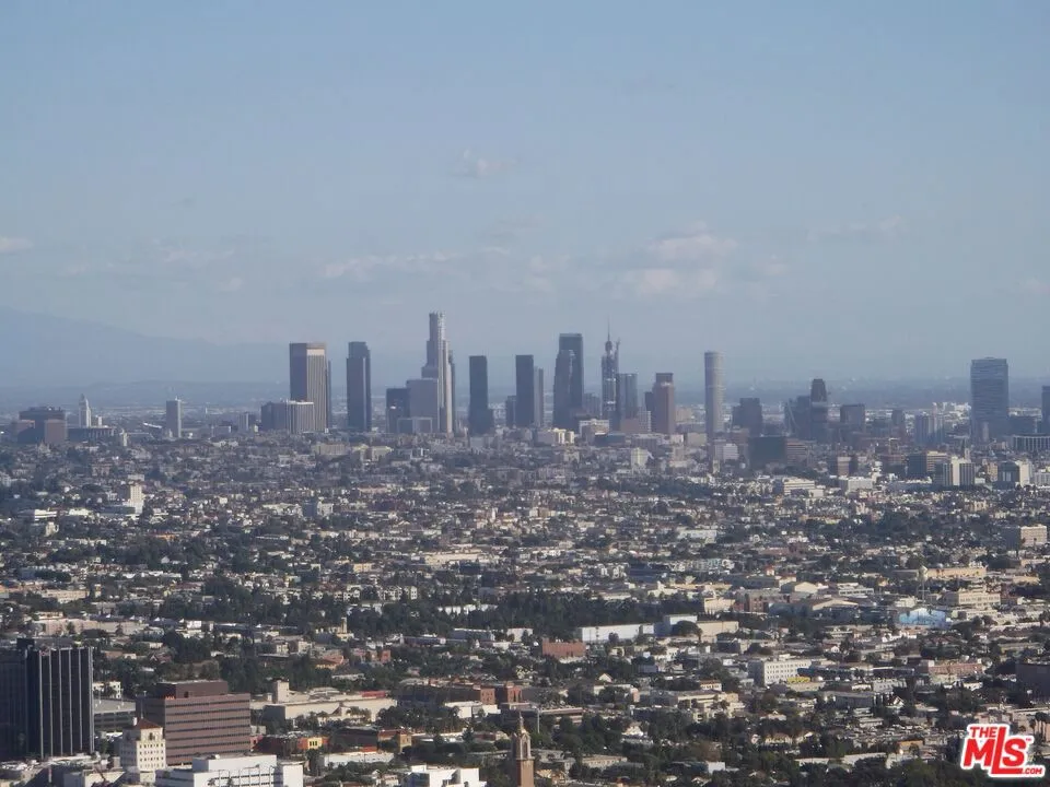 7305 Pyramid Place, Los Angeles, California 90046 home-pic-27