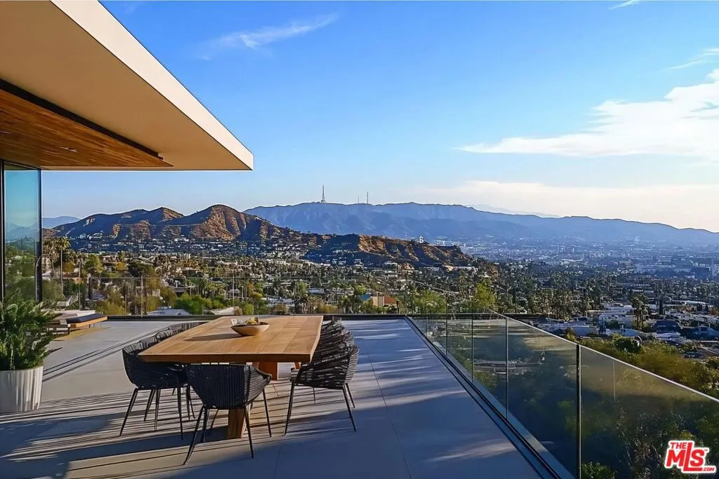 7305 Pyramid Place, Los Angeles, California 90046 home-pic-17