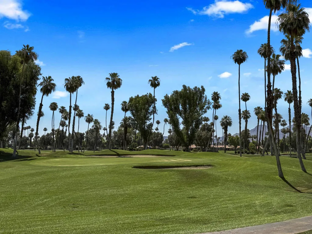 118 Las Lomas, Palm Desert, California 92260 home-pic-31
