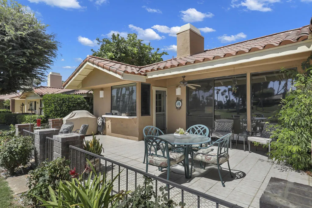 118 Las Lomas, Palm Desert, California 92260 home-pic-27