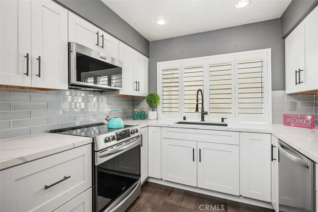 171 Avenida Adobe, San Clemente, California 92672 home-pic-16