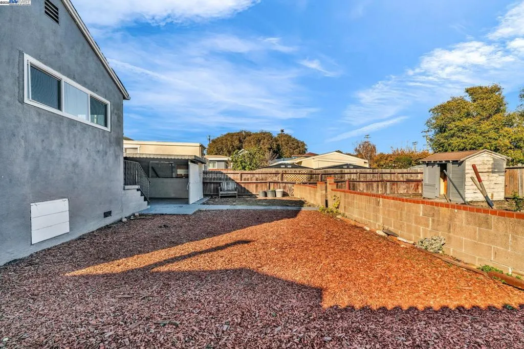 680 Mclaughlin St, Richmond, California 94805 home-pic-30