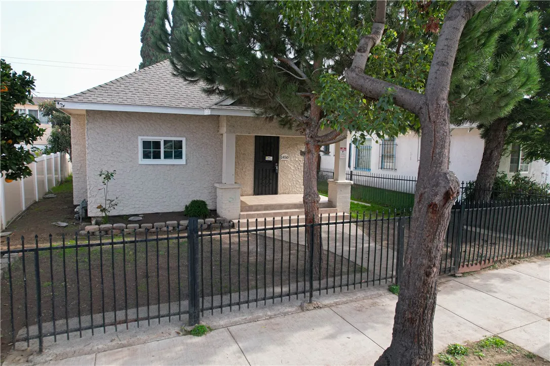1450 Peterson, Long Beach, California 90813 home-pic-1