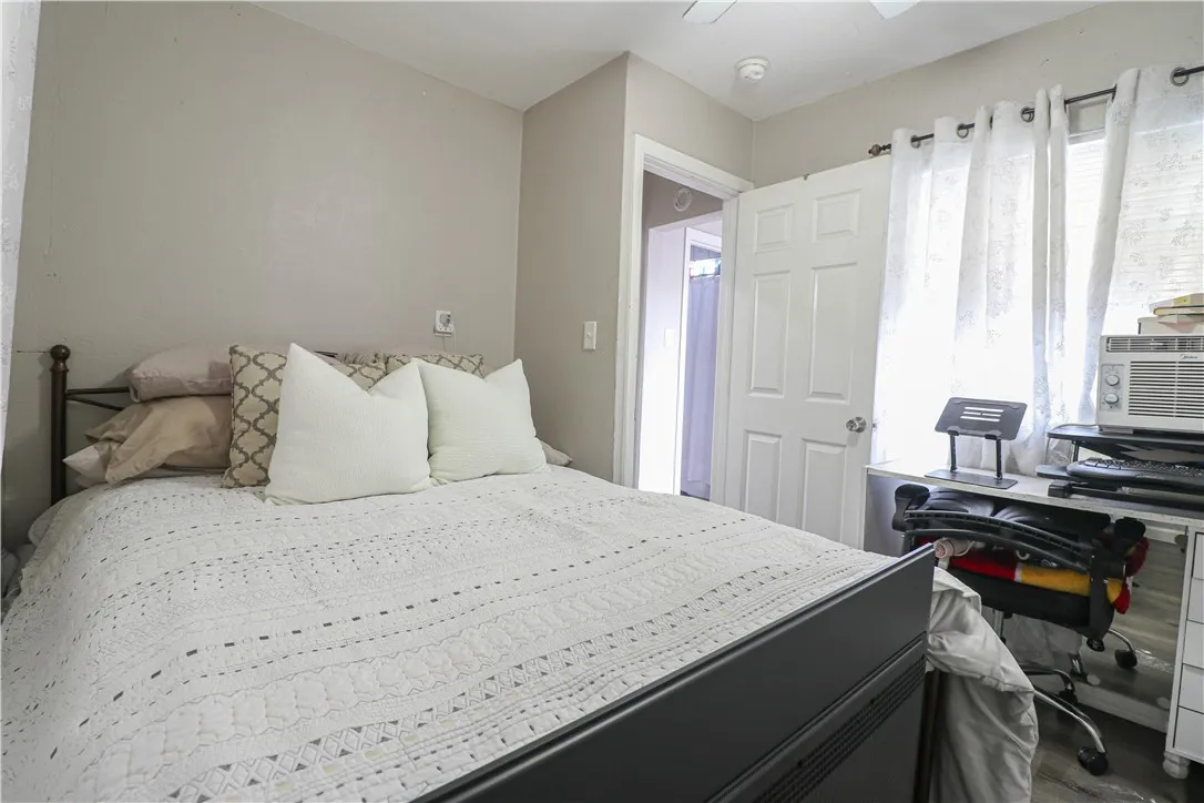 1450 Peterson, Long Beach, California 90813 home-pic-19