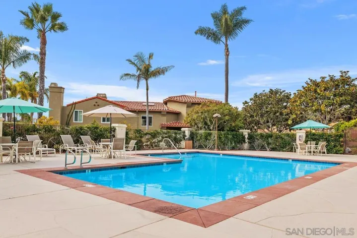 5743 Caminito Empresa, La Jolla, California 92037
