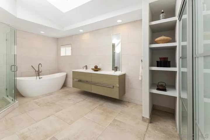 Primary Bath/Spa