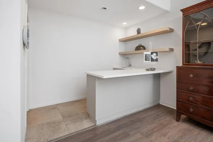 5743 Caminito Empresa, La Jolla, California 92037