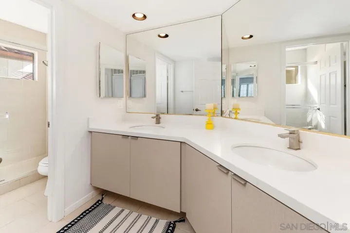 2nd bathroom