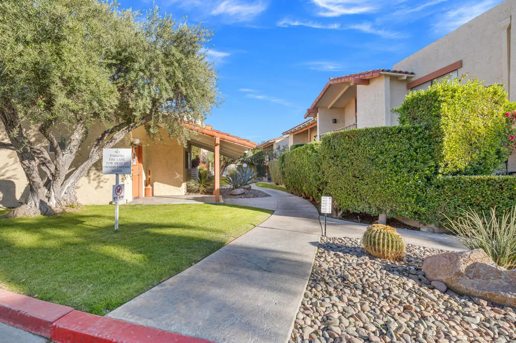 1407 N Sunrise Way 28, Palm Springs, California 92262 home-pic-13