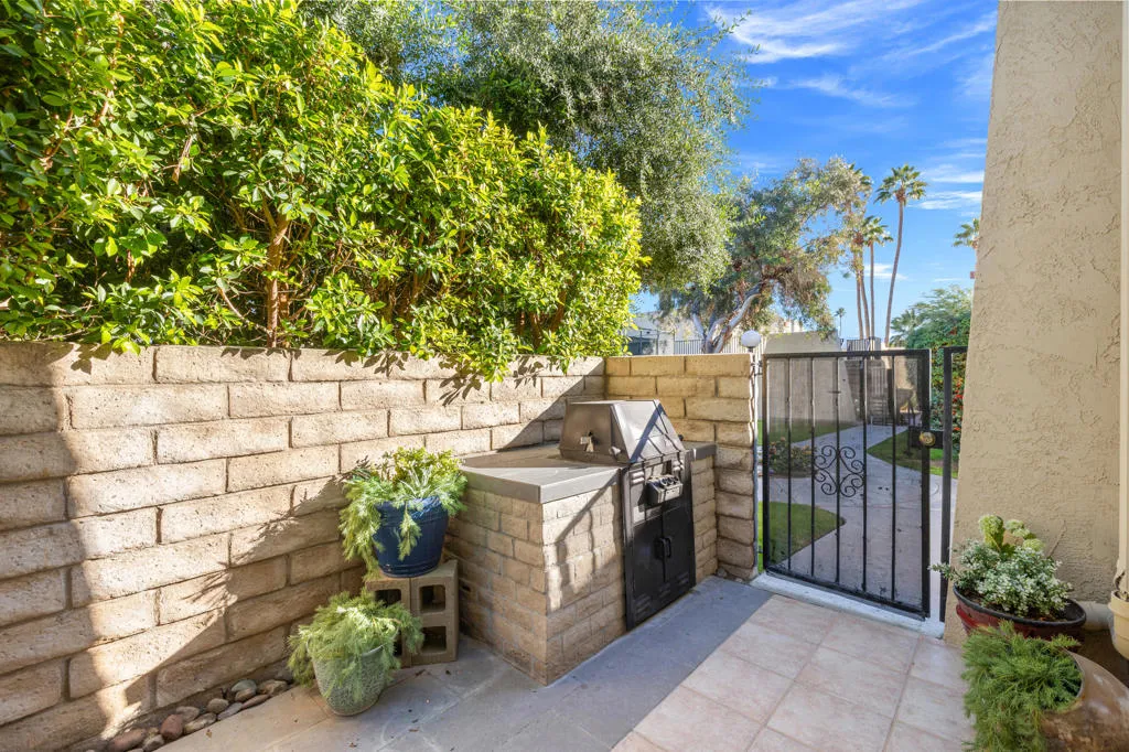 1407 N Sunrise Way 28, Palm Springs, California 92262 home-pic-21