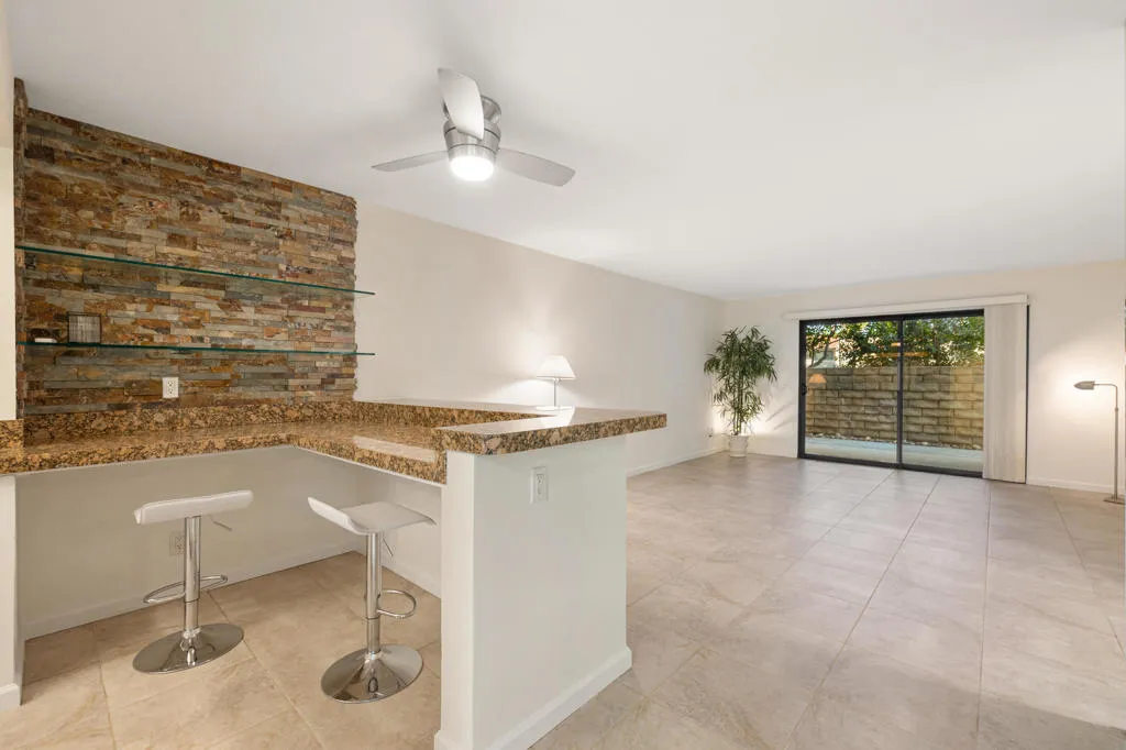 1407 N Sunrise Way 28, Palm Springs, California 92262 home-pic-32