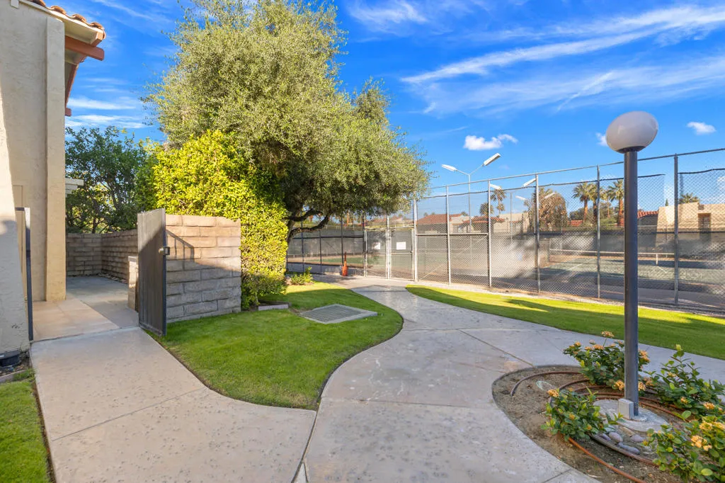 1407 N Sunrise Way 28, Palm Springs, California 92262 home-pic-20