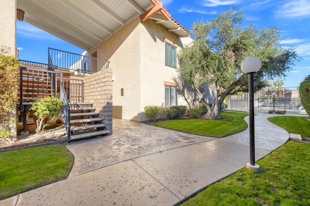 1407 N Sunrise Way 28, Palm Springs, California 92262 home-pic-17