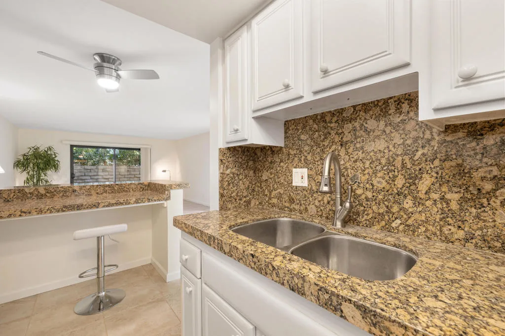 1407 N Sunrise Way 28, Palm Springs, California 92262 home-pic-29