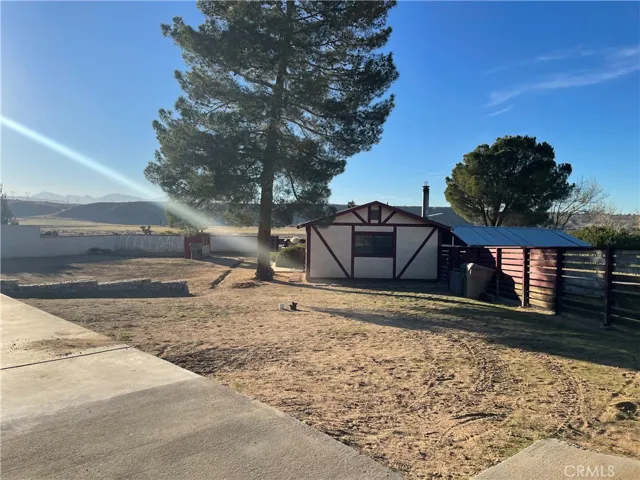side view of detached guest house