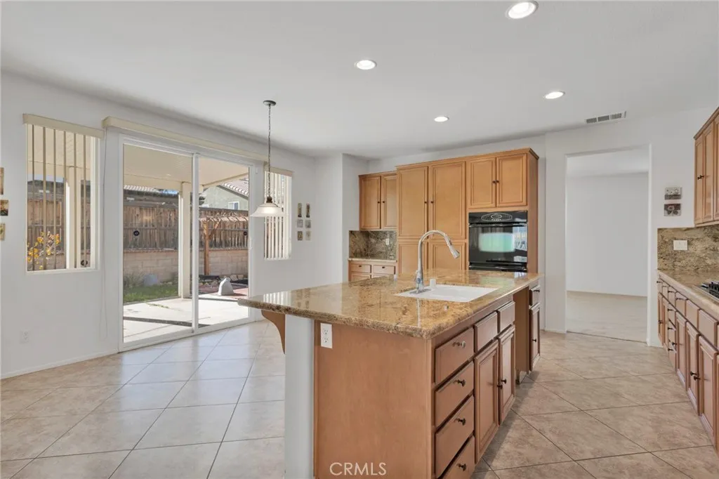 12359 Oahu Street, Victorville, California 92392 home-pic-11