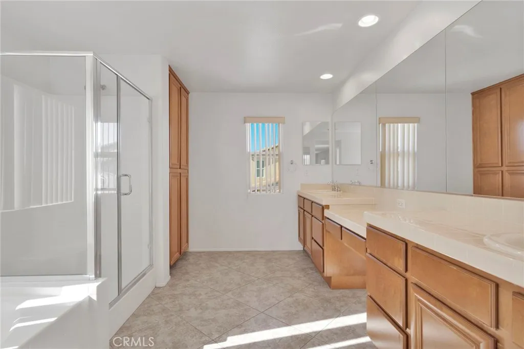 12359 Oahu Street, Victorville, California 92392 home-pic-26
