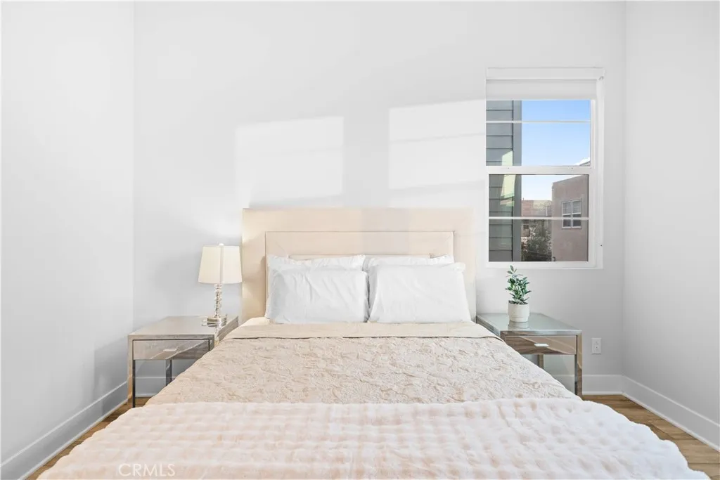 119 Glance, Irvine, California 92618 home-pic-23