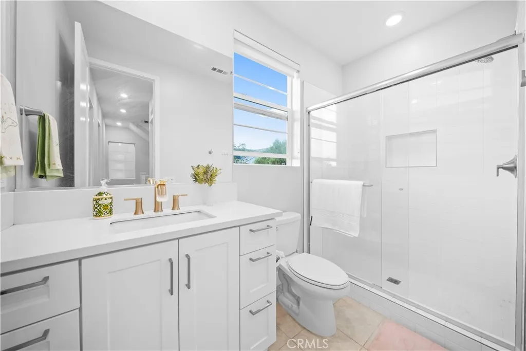 119 Glance, Irvine, California 92618 home-pic-20