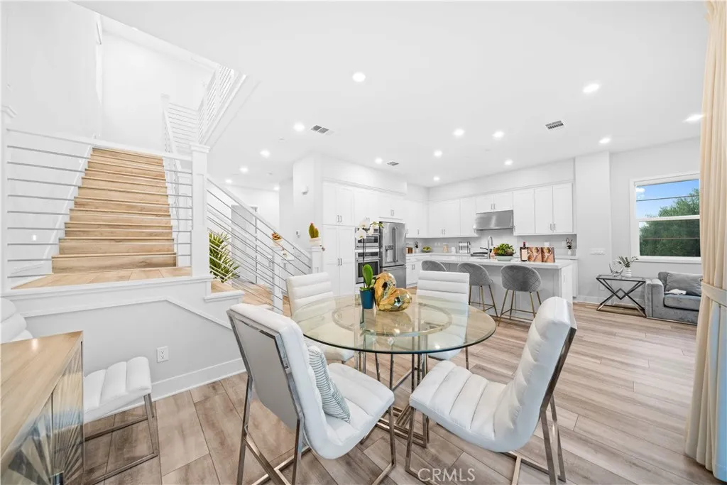 119 Glance, Irvine, California 92618 home-pic-16