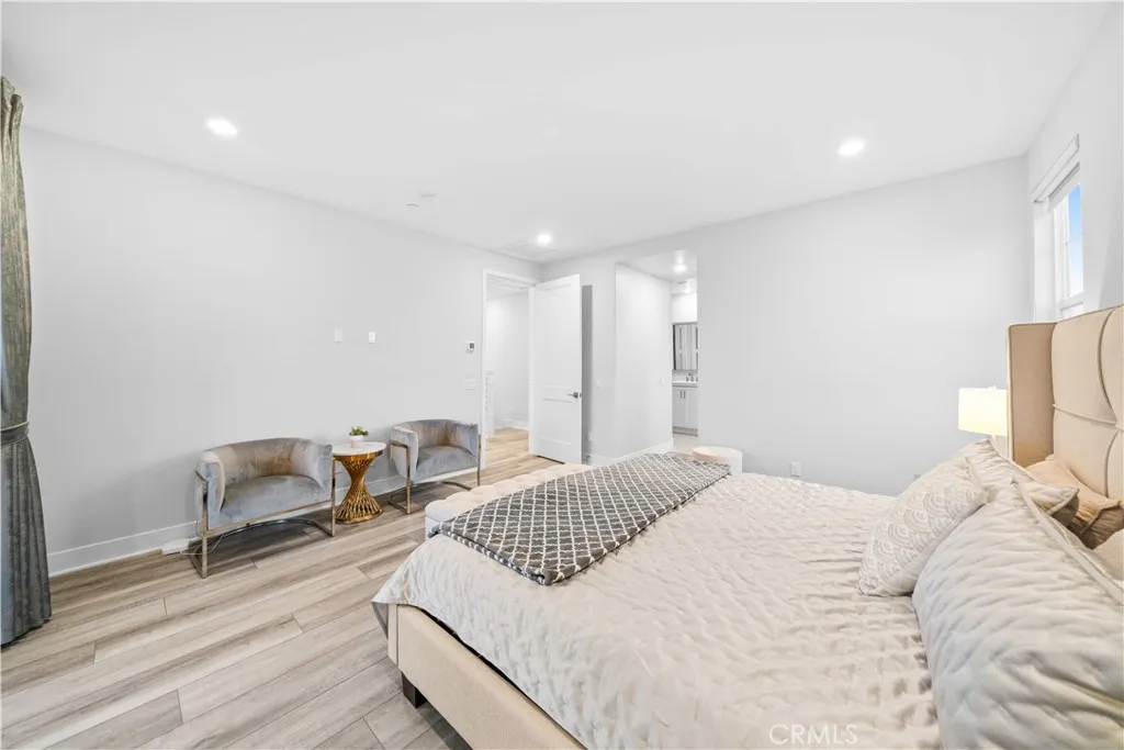 119 Glance, Irvine, California 92618 home-pic-28