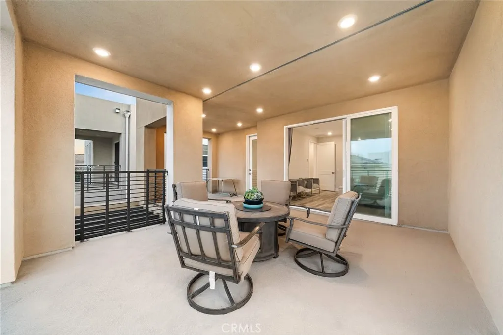119 Glance, Irvine, California 92618 home-pic-33