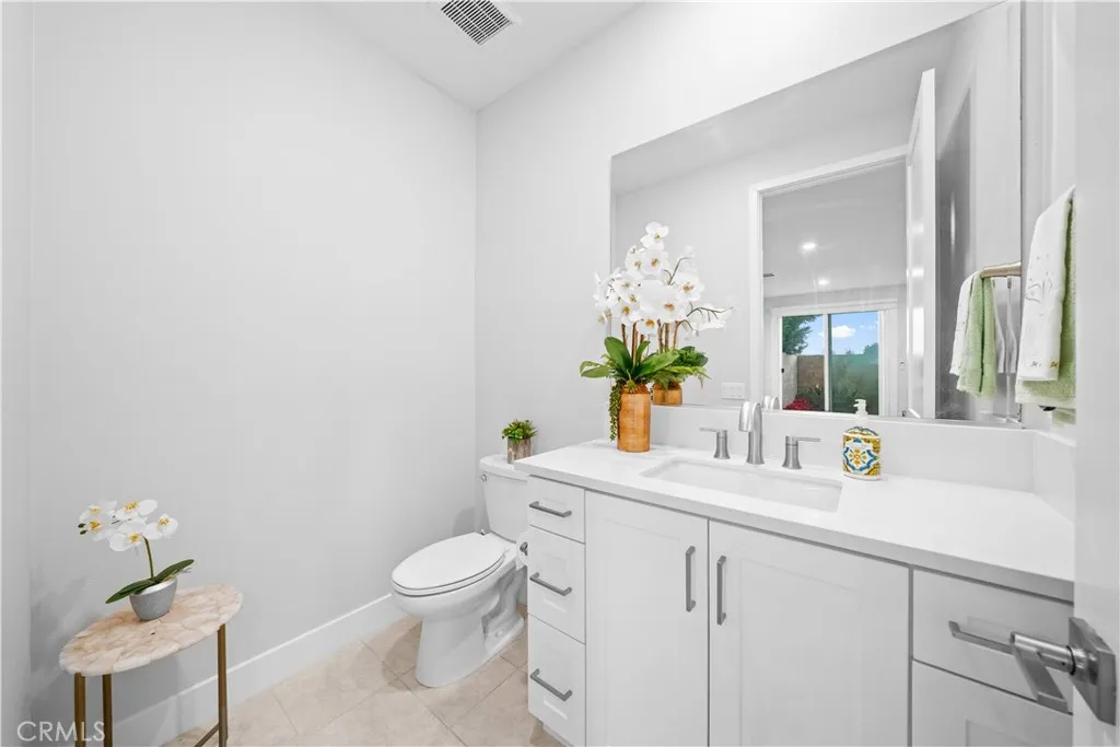 119 Glance, Irvine, California 92618 home-pic-6
