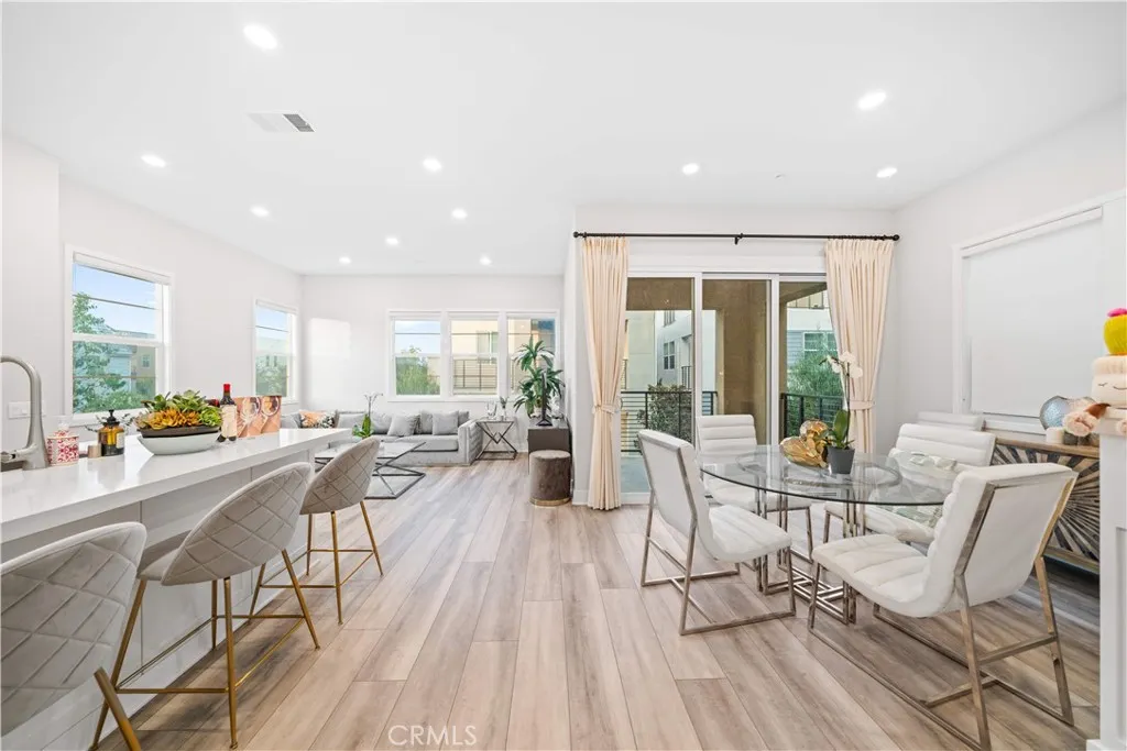 119 Glance, Irvine, California 92618 home-pic-11