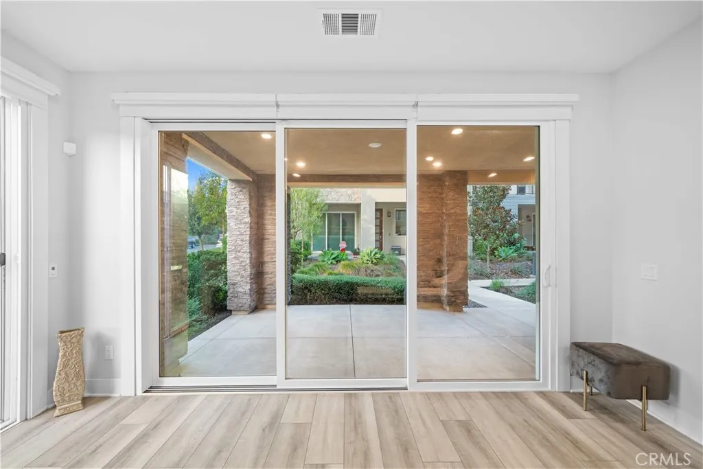 119 Glance, Irvine, California 92618 home-pic-5