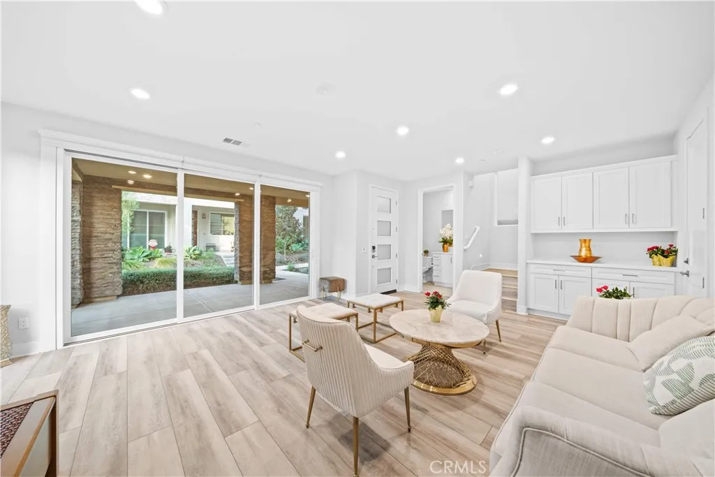 119 Glance, Irvine, California 92618 home-pic-4
