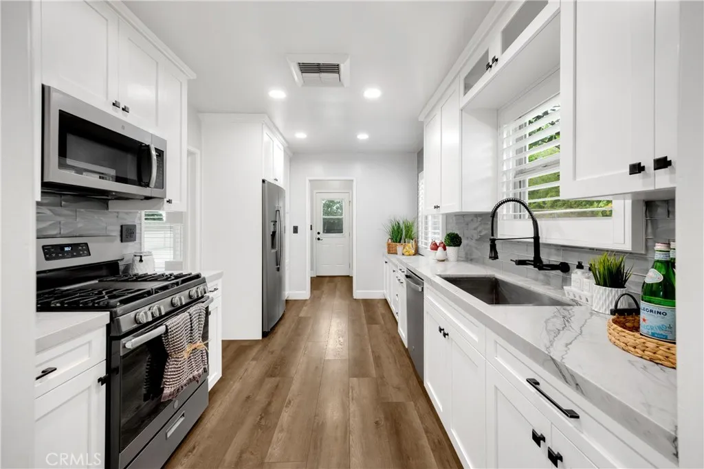 5003 N Garsden, Covina, California 91724 home-pic-24