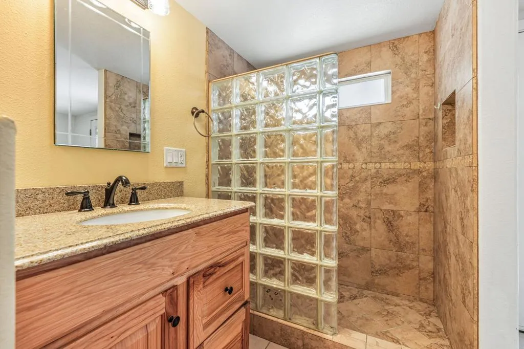 77225 Michigan Drive, Palm Desert, California 92211 home-pic-36
